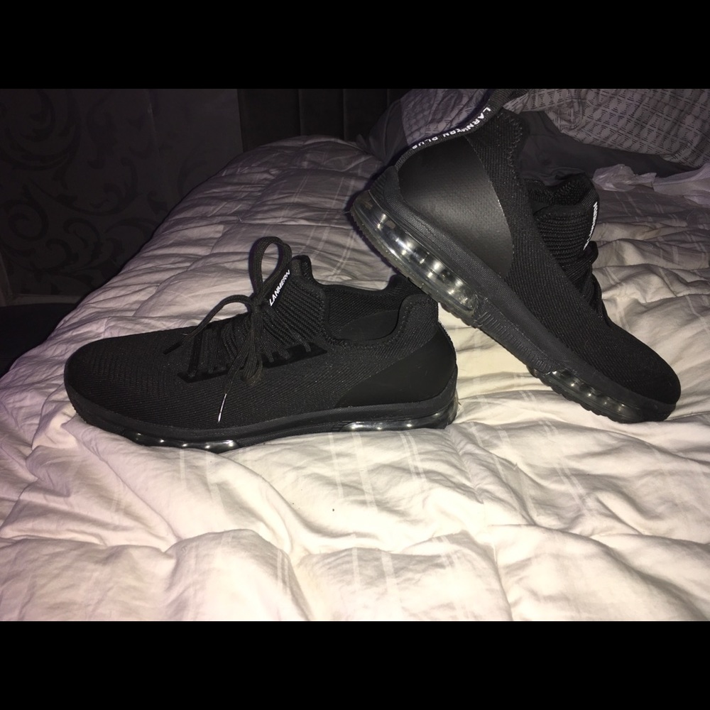 Lanmern running shoes